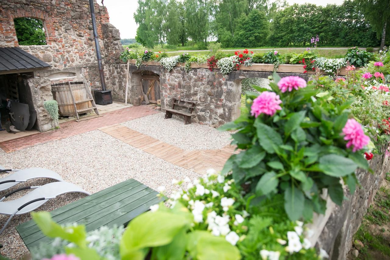 Botique&SPA Hotel Berkenes Manor Ziedkalne Extérieur photo
